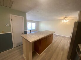 1107 Roanoke St E in Blacksburg, VA - Building Photo