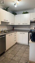 30-230 Chapman Ct in London, ON - Building Photo - Building Photo