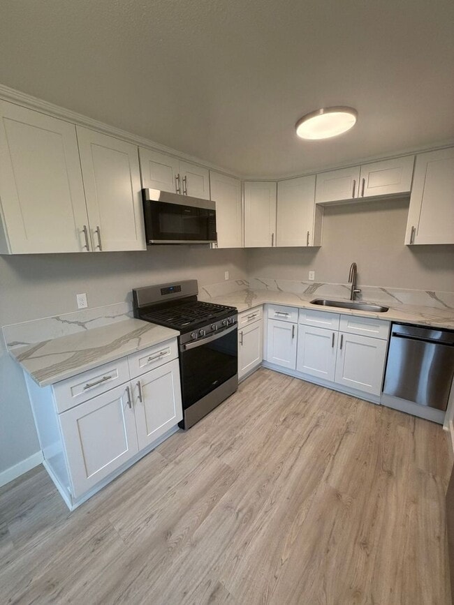 2910 Railroad St SE in Albany, OR - Building Photo - Building Photo