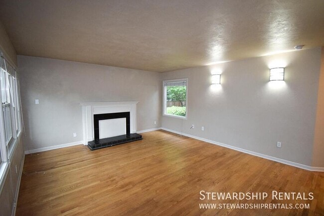 2266 Alder St in Eugene, OR - Building Photo - Building Photo