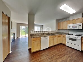 97 W Amberley Drive in Round Lake, IL - Building Photo - Building Photo