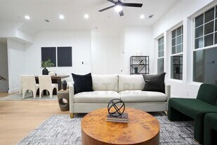 629 N Tyler St in Dallas, TX - Building Photo