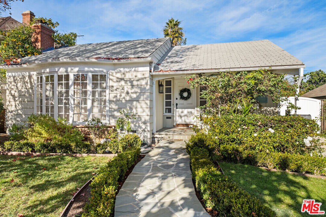 9031 David Ave in Los Angeles, CA - Building Photo