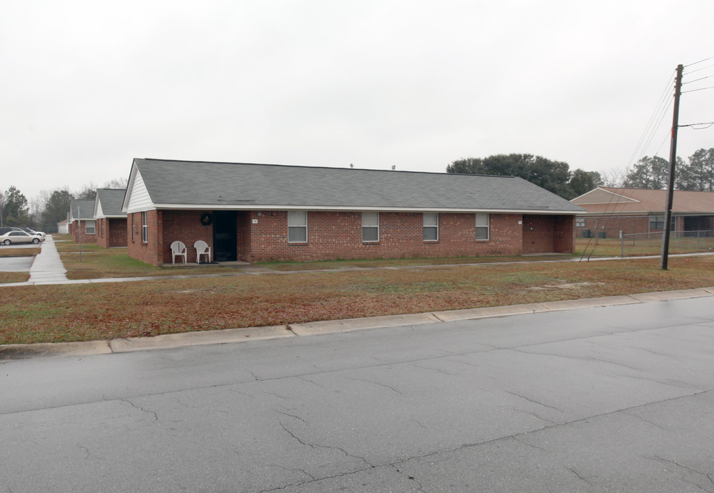 Dudley Court in Jacksonville, NC - Building Photo