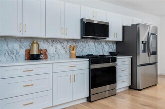 7803 Manassas Dr in Austin, TX - Building Photo - Building Photo