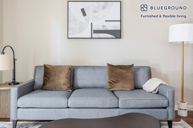 700 Agnew Rd in Santa Clara, CA - Foto de edificio - Building Photo