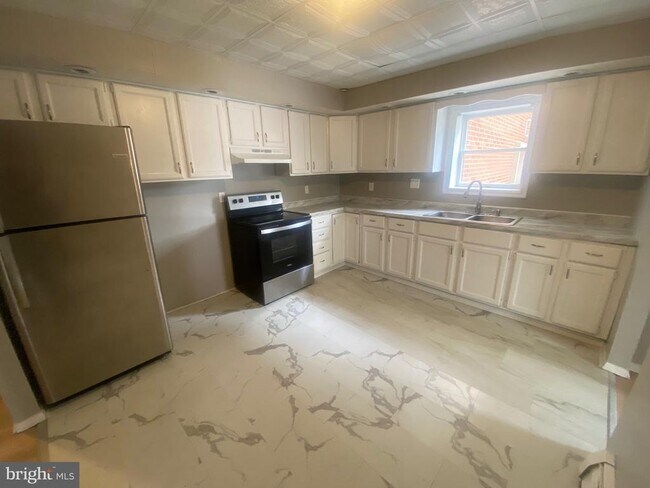 property at 314-316 W Market St