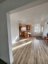 39393 Crawfordsville Dr in Sweet Home, OR - Building Photo - Building Photo