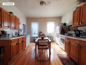529-529-531 Graham Ave in Brooklyn, NY - Building Photo - Building Photo