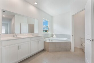 6430 Limberpine Aly in St. Cloud, FL - Foto de edificio - Building Photo