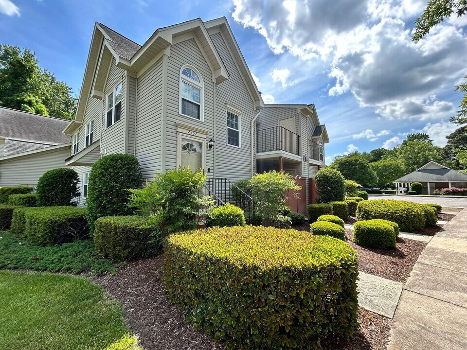 2357 London Pointe Dr in Virginia Beach, VA - Building Photo