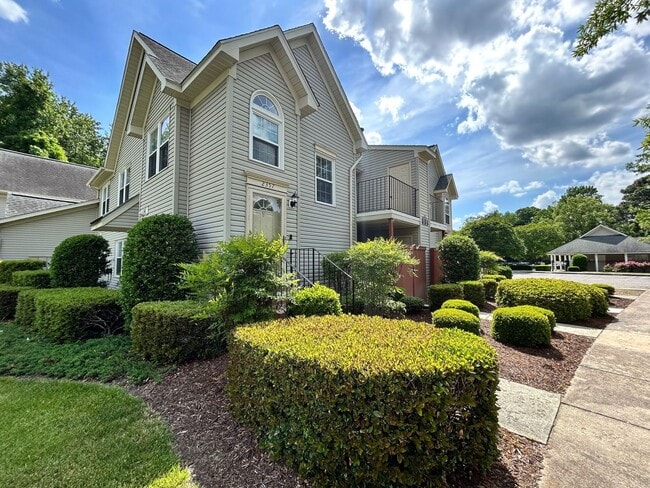 property at 2357 London Pointe Dr