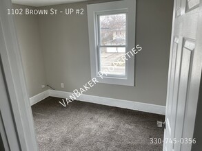 1102 Brown St in Akron, OH - Building Photo - Building Photo