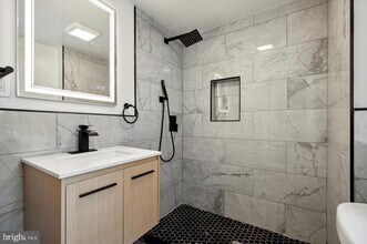 107 W Thompson St in Philadelphia, PA - Building Photo - Building Photo