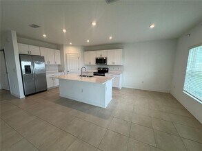 4917 Vellacito Way in Davenport, FL - Building Photo - Building Photo