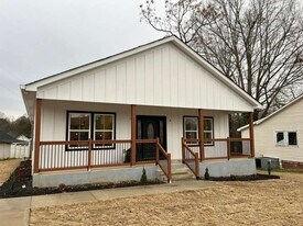 1 Blake St in Belton, SC - Building Photo