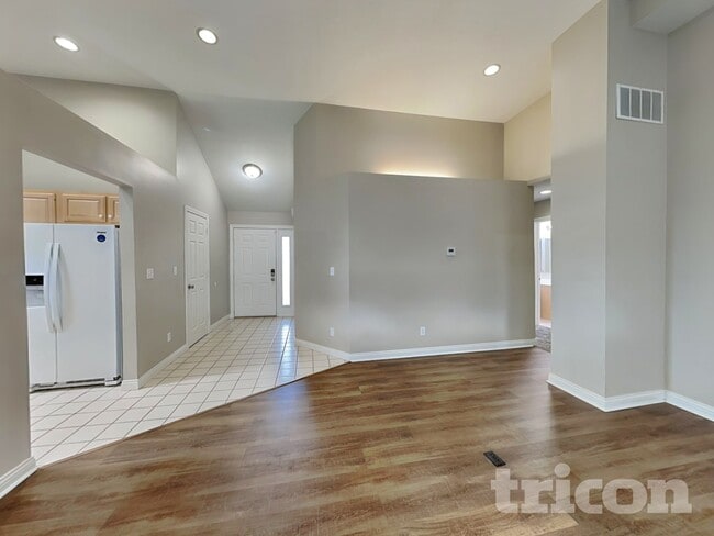 3279 Wheaton Ct in Columbus, IN - Building Photo - Building Photo