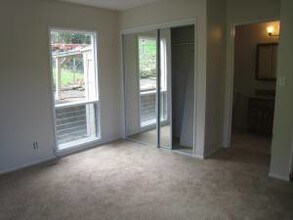 1375 Akalani Loop, Unit B in Kailua, HI - Building Photo - Building Photo