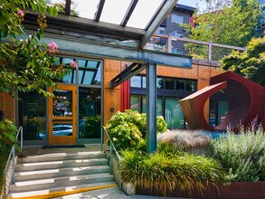 Youngstown Flats in Seattle, WA - Foto de edificio - Building Photo
