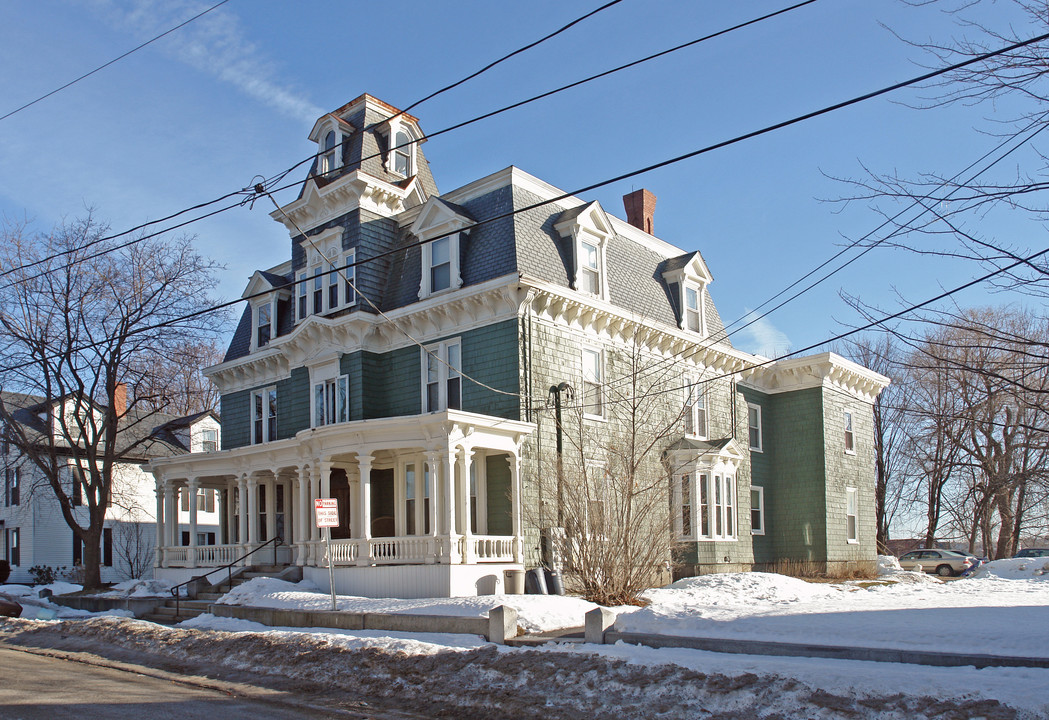 18 Laurel in Auburn, ME - Foto de edificio