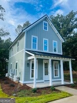 100 Gardenia Ln in Lagrange, GA - Building Photo
