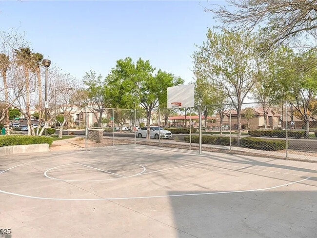 8941 Glass Gallery Ct in Las Vegas, NV - Building Photo - Building Photo