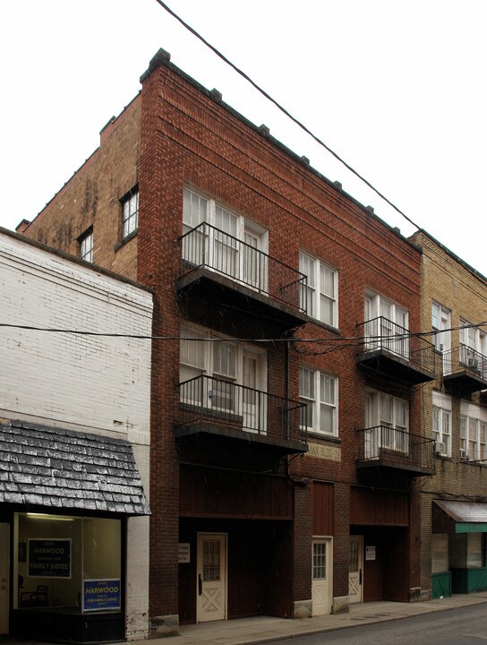 407 Stratton St in Logan, WV - Building Photo