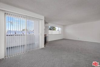 404 San Vicente Blvd in Santa Monica, CA - Building Photo - Building Photo