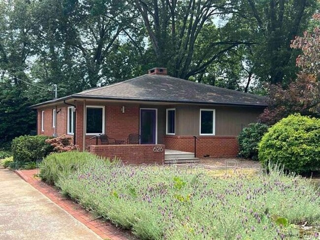 property at 626 Smedes Pl