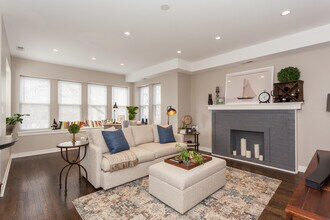 2627 W Leland Ave in Chicago, IL - Building Photo - Building Photo