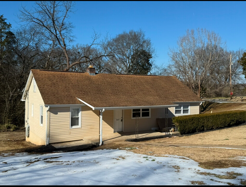 3005 Cox Ln in Knoxville, TN - Building Photo