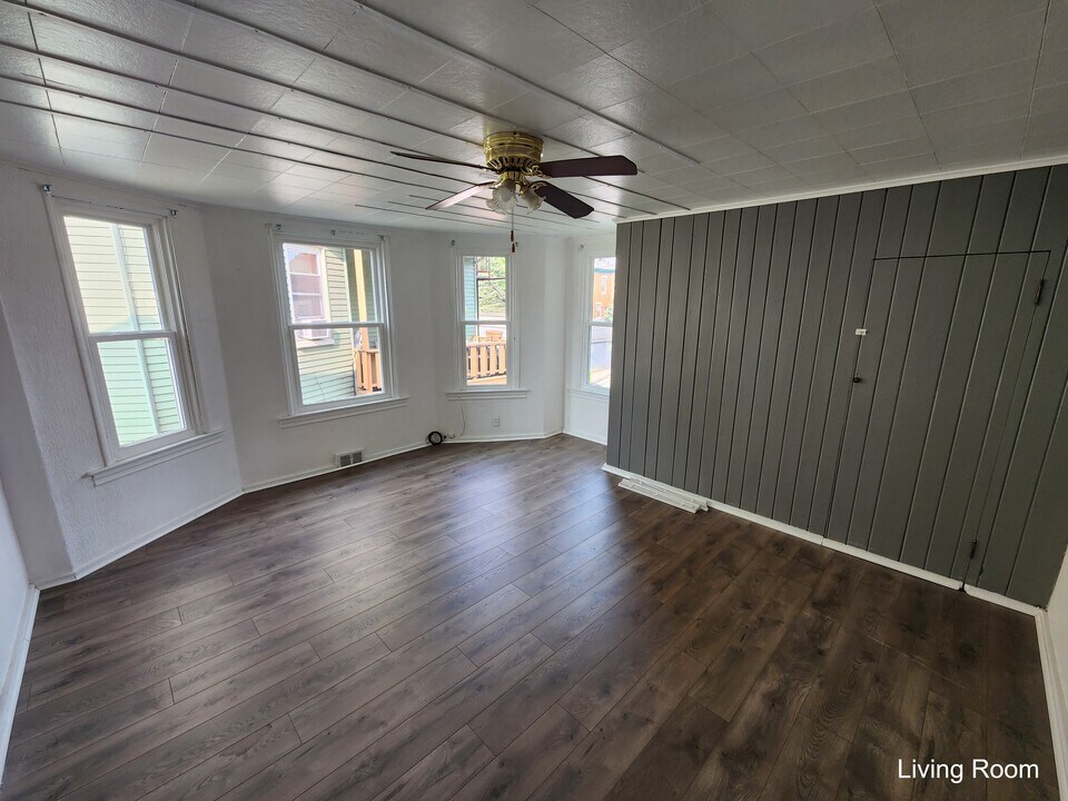 114 Cleveland Ave, Unit 2nd/3rd Floor Apartment in Pittsburgh, PA - Building Photo