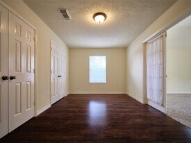 7626 Painton Ln in Spring, TX - Building Photo