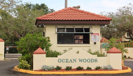 8783 Live Oak Ct in Cape Canaveral, FL - Building Photo
