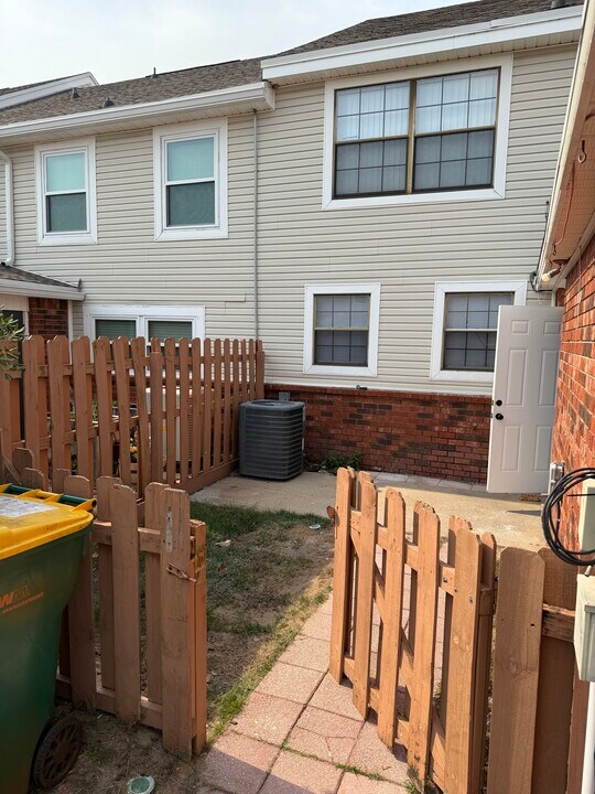 31a 11th St in Shalimar, FL - Building Photo