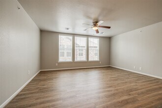 239 Pk Pl Cir in Waller, TX - Building Photo - Building Photo