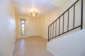 2115 E Weldon Dr in Houston, TX - Building Photo - Building Photo