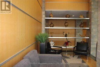 68 Grangeway Ave in Toronto, ON - Building Photo - Building Photo