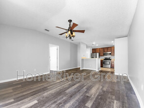 680 Southland Ln in Orange Park, FL - Building Photo - Building Photo