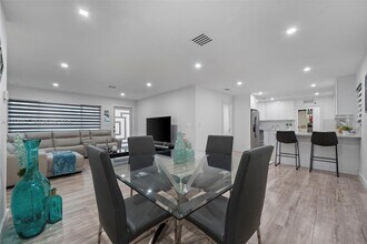 850 SW 31st Ave in Fort Lauderdale, FL - Building Photo - Building Photo