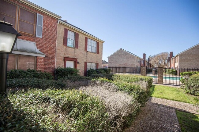 4064 Belle Park Dr in Houston, TX - Building Photo - Building Photo