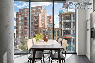 730 W Couch Pl in Chicago, IL - Building Photo - Building Photo