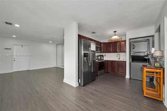 1771 NW 152nd Ter in Opa Locka, FL - Building Photo - Building Photo