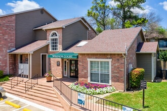 Barrow in Lewisville, TX - Building Photo - Building Photo