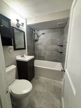 5302 East Dr in Loves Park, IL - Building Photo - Building Photo