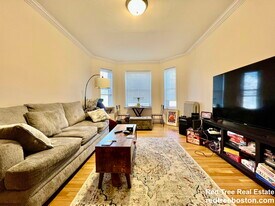 1706 Commonwealth Ave in Boston, MA - Building Photo