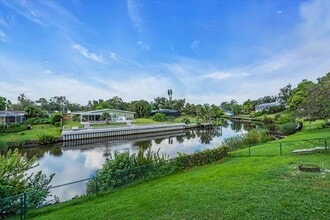 2732 Valencia Dr in Sarasota, FL - Building Photo - Building Photo