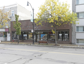 4720-4722 Sainte-Catherine Rue E in Montréal, QC - Building Photo - Building Photo