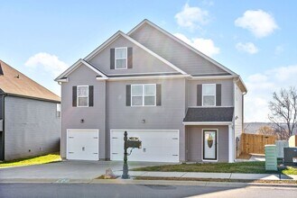 1180 Henry Pl Blvd in Clarksville, TN - Building Photo - Building Photo