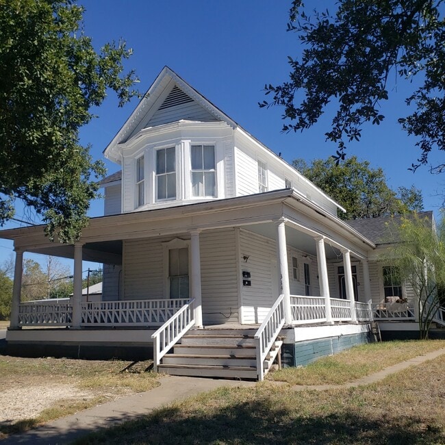 314 Fowzer St, Unit A in Taylor, TX - Foto de edificio - Building Photo